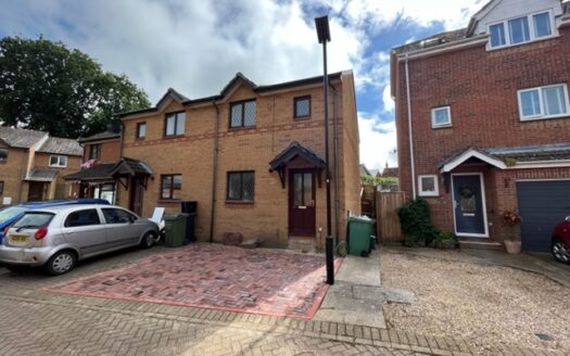 Semi house to rent in