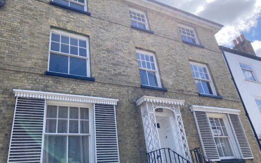 2nd Floor Flat flat to rent in Newport