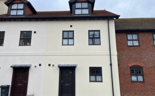 House house to rent in Newport