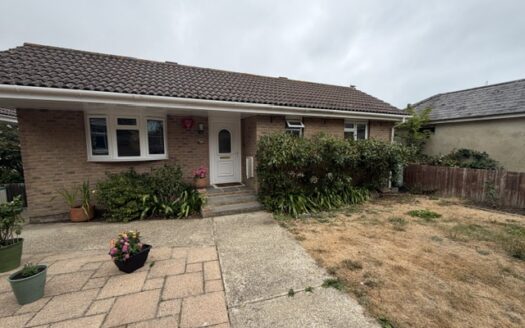 Chalet Bungalow bungalow to rent in Shanklin