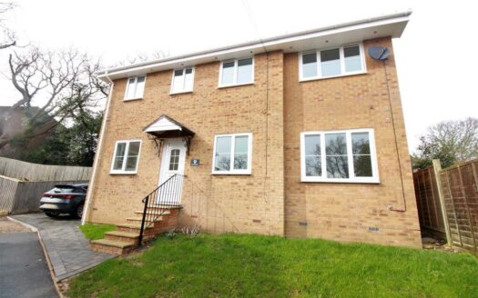 Detached house to rent in St Helens