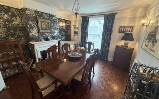5 bedroom house in Newport