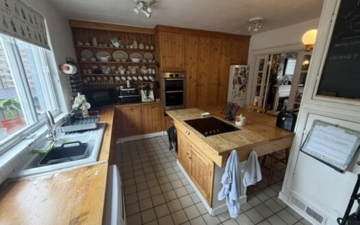 5 bedroom house in Newport